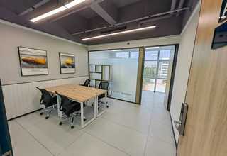 武汉32寸曲面触摸液晶显示屏公司